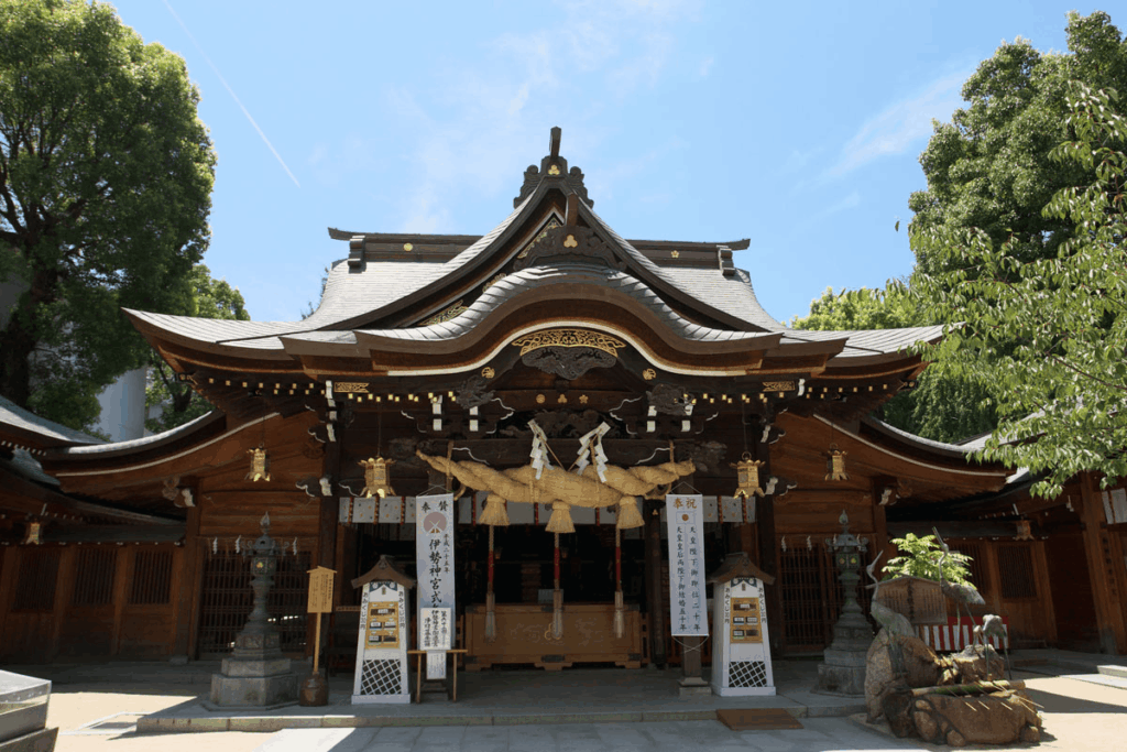 facade of Kushida Shrine