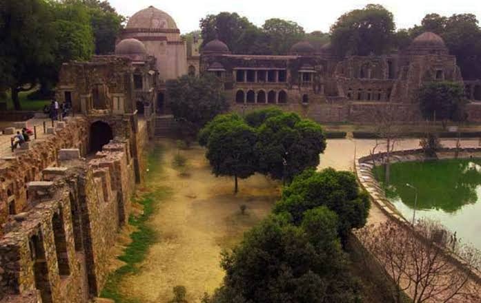 Hauz Khas Village ruins, Delhi
