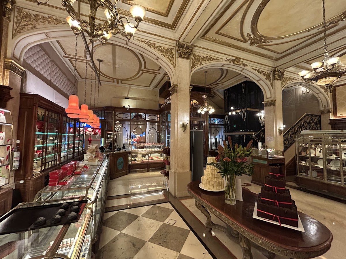 Confiteria Ideal interior, Buenos Aires