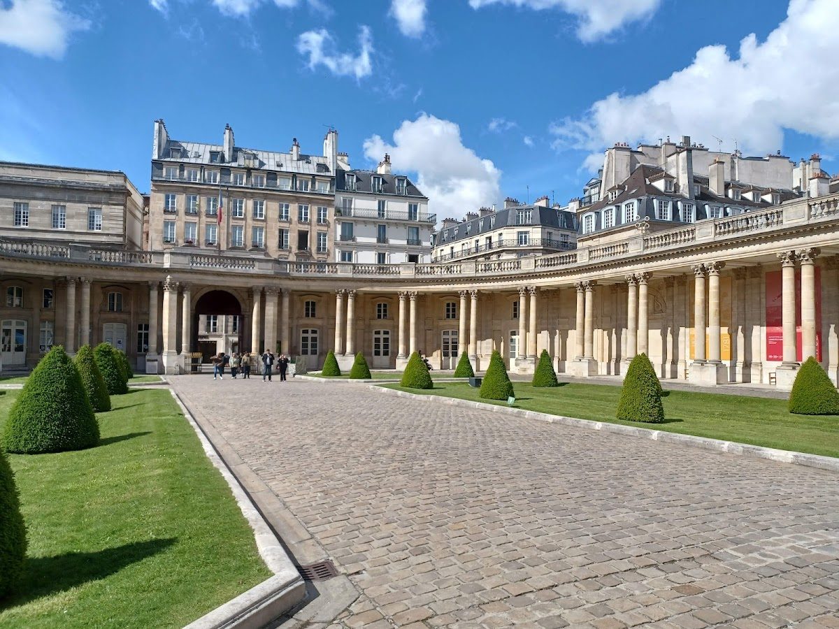 Le Marais hidden courtyards, Paris
