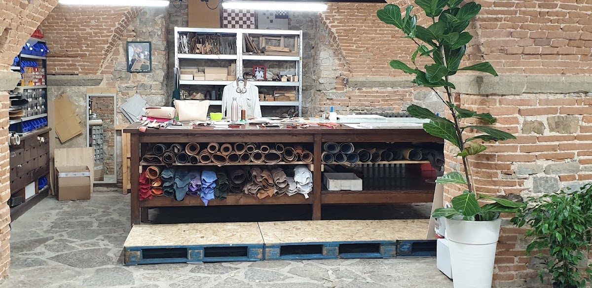 Scuola del Cuoio, Florence